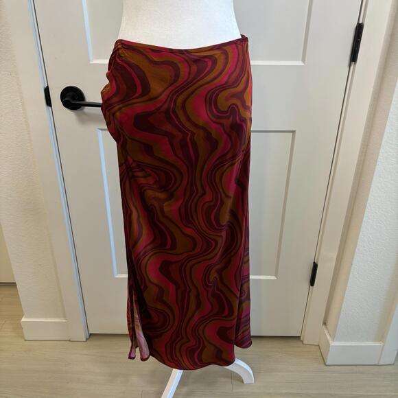 For Love And Lemons Eleanor Midi Skirt Satin Red Women’s Size M Vacation Resort - Picture 3 of 8